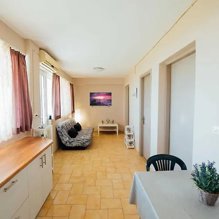 בית נופש Seaview Pírgos